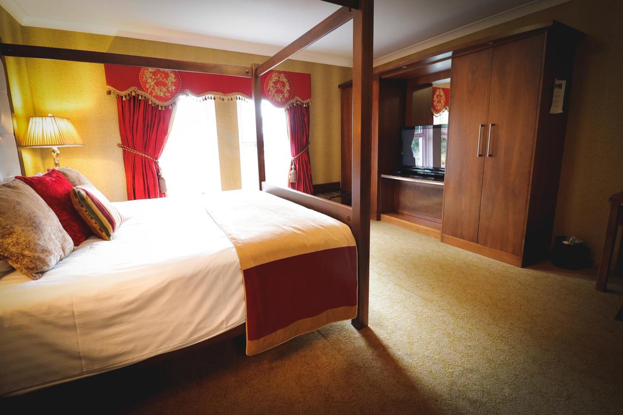 O'Neill Arms Hotel Toome Extérieur photo