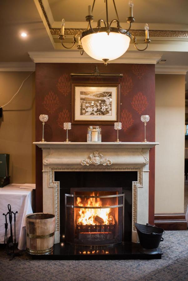 O'Neill Arms Hotel Toome Extérieur photo