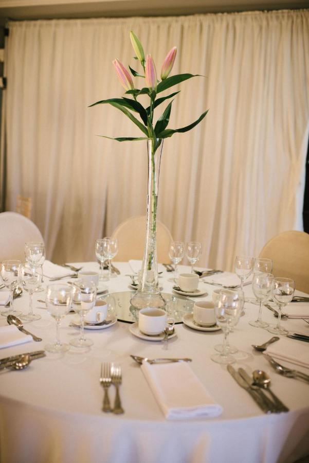 O'Neill Arms Hotel Toome Extérieur photo