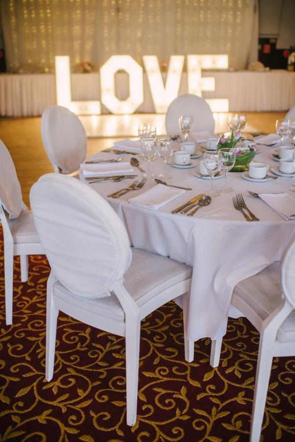 O'Neill Arms Hotel Toome Extérieur photo